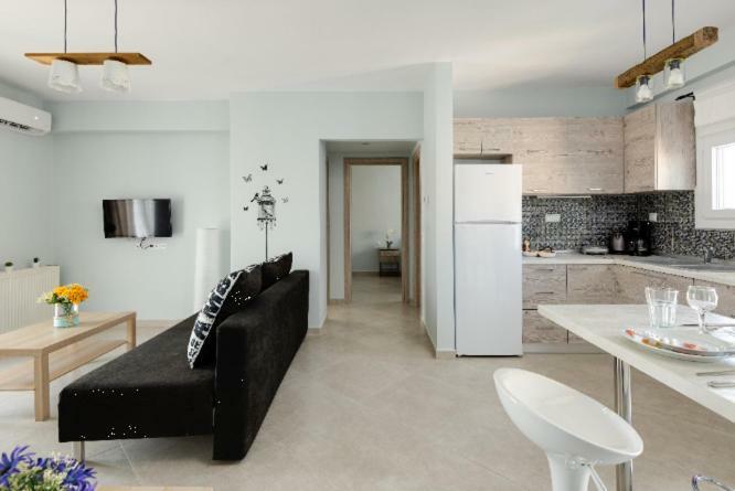 סלוניקי Bright Spacious Two-Bedroom Apartment מראה חיצוני תמונה